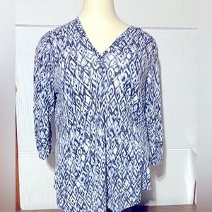 Plus size no tag 3X (my size) blue & white v neck 1/4 button front 3/4L sleeve